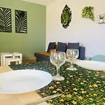 L'escale Aux 3 Frontieres, Parking, Wifi, Balcon アパート *